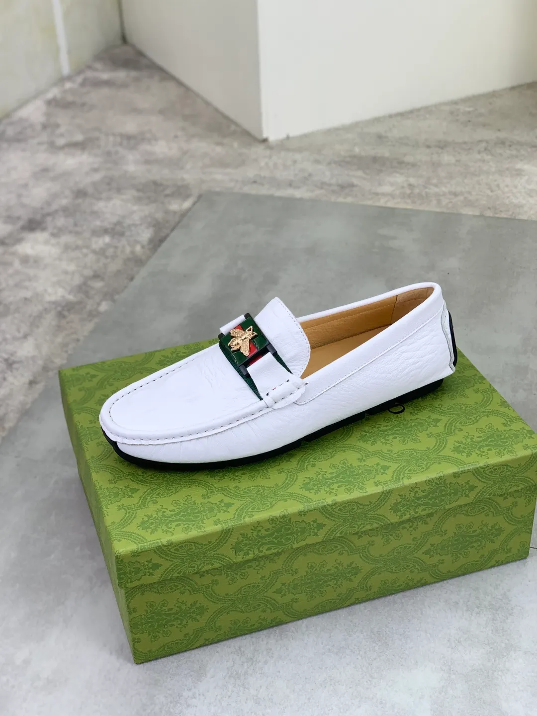 Men's men's shoes💰P360💰[New style]🆘[GUCCI] New classic beanie shoes; Hong Kong original top quality, exquisite craftsmanship, top quality💪🏼High-end boutique men's beanie shoes, British fashion style 🎈The upper is made of Italian imported calfskin🔥, comfortable and breathable, fully imported soft pigskin lining, lazy slip-on Loaf style This fabric is made of 🇮🇹🎈, which is suitable for drivers to drive, and the original non-slip and wear-resistant rubber outsole 🎈Code number: 38-45 Black White 🉑️Choose